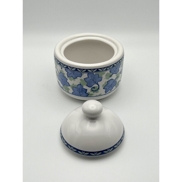 Pfaltzgraff Blue Isle 14 oz Creamer 10 oz Sugar Bowl Lid Set 1997 NEW IN BOX - Picture 3 of 12